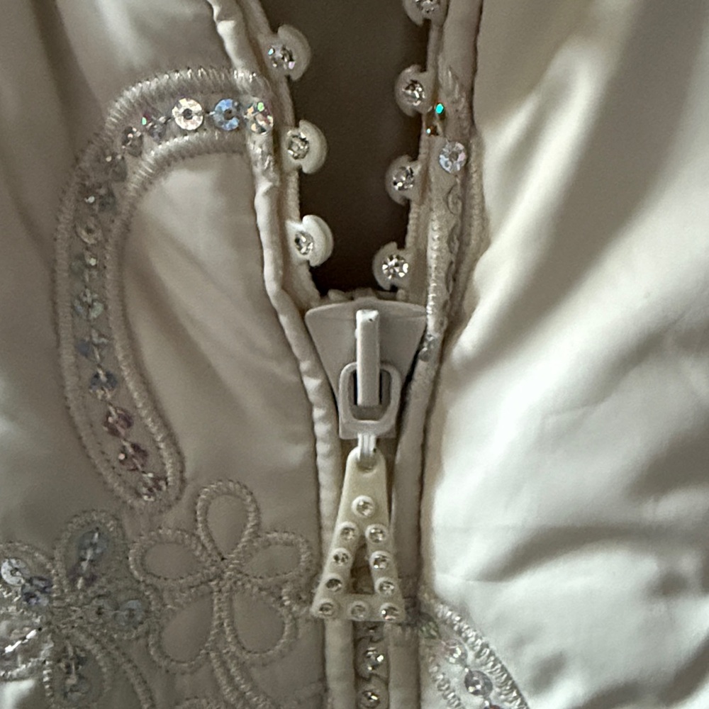Sequin Embellished Creamy White Quilted Vest - Picture 7 of 14